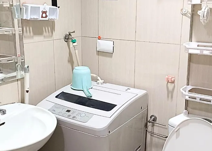 Spacious Simple One-bedroom At Shell * Манила