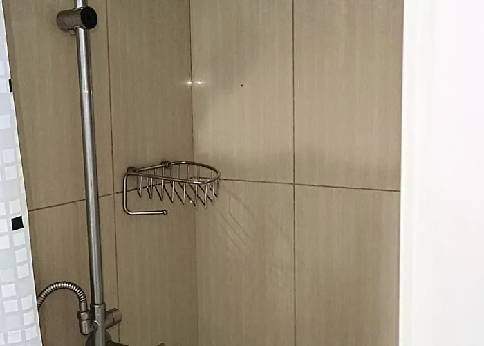 Spacious Simple One-bedroom At Shell Манила